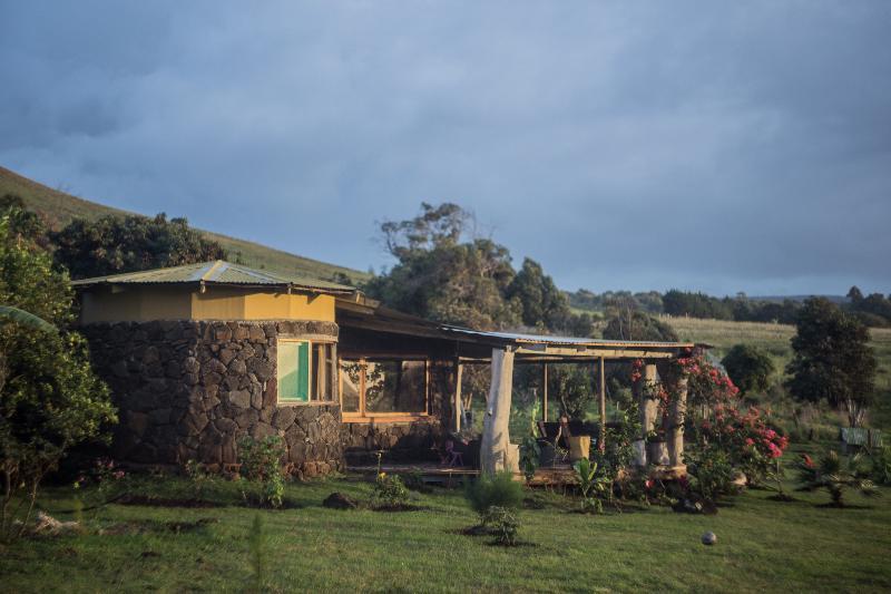 Casa Rapanui Hotel Hanga Roa Exterior photo